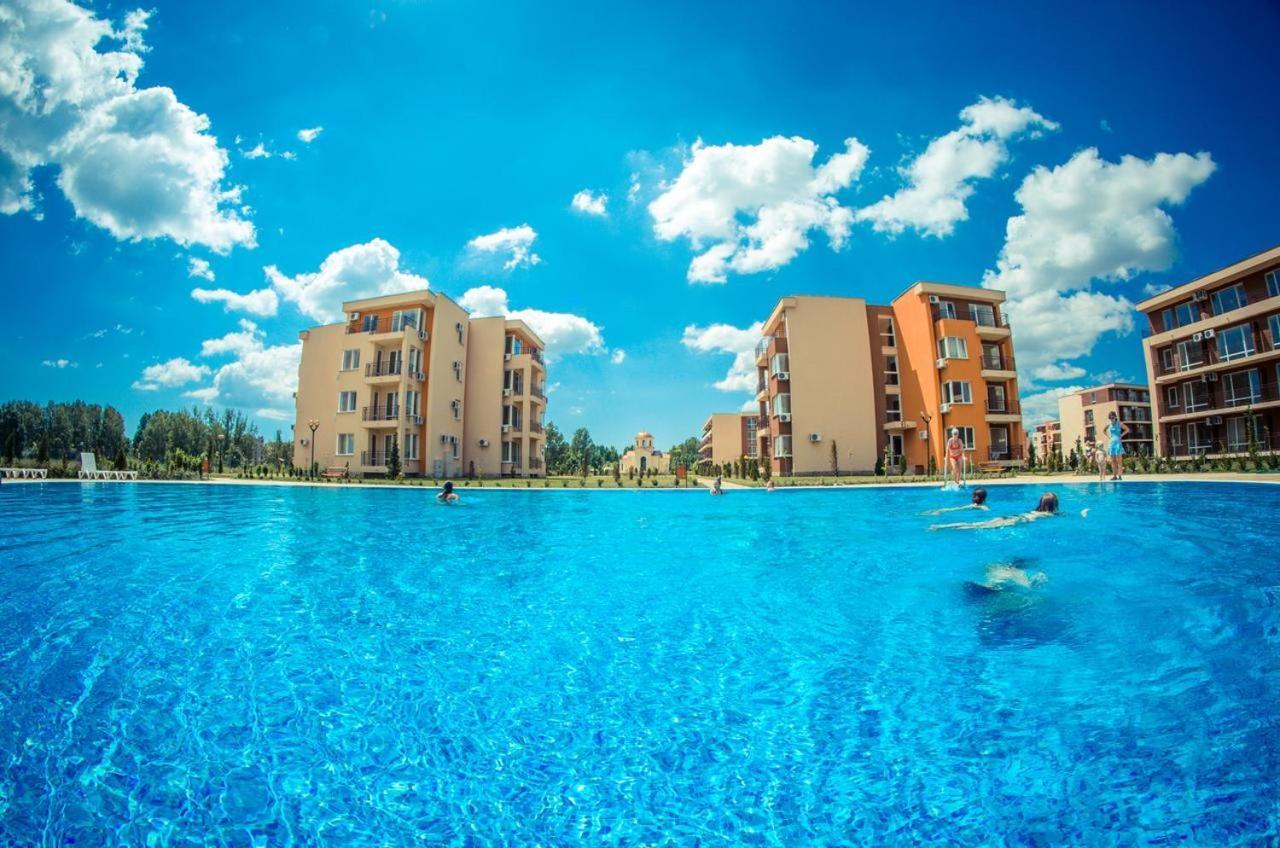Holiday Fort Golf Club - Premium Apartments ซันนีบีช ภายนอก รูปภาพ