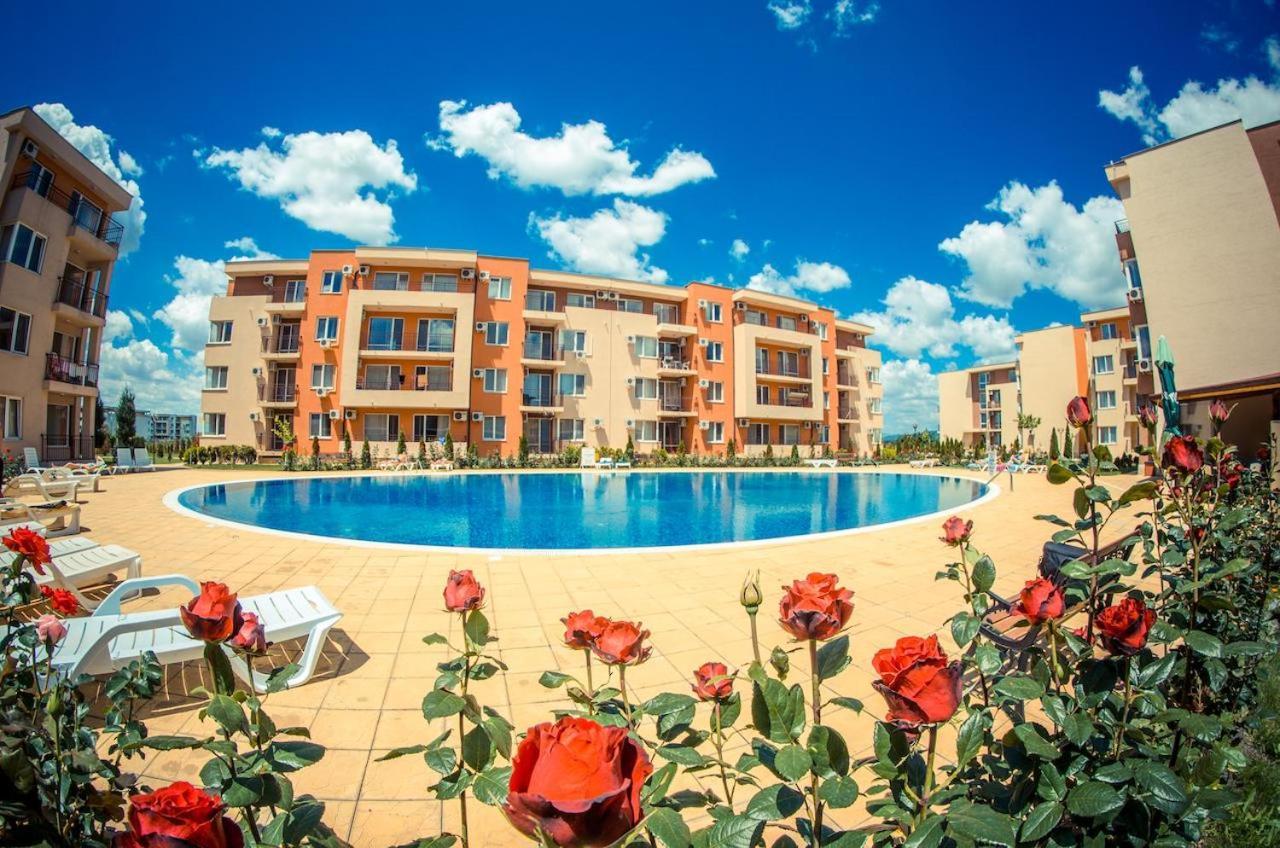 Holiday Fort Golf Club - Premium Apartments ซันนีบีช ภายนอก รูปภาพ