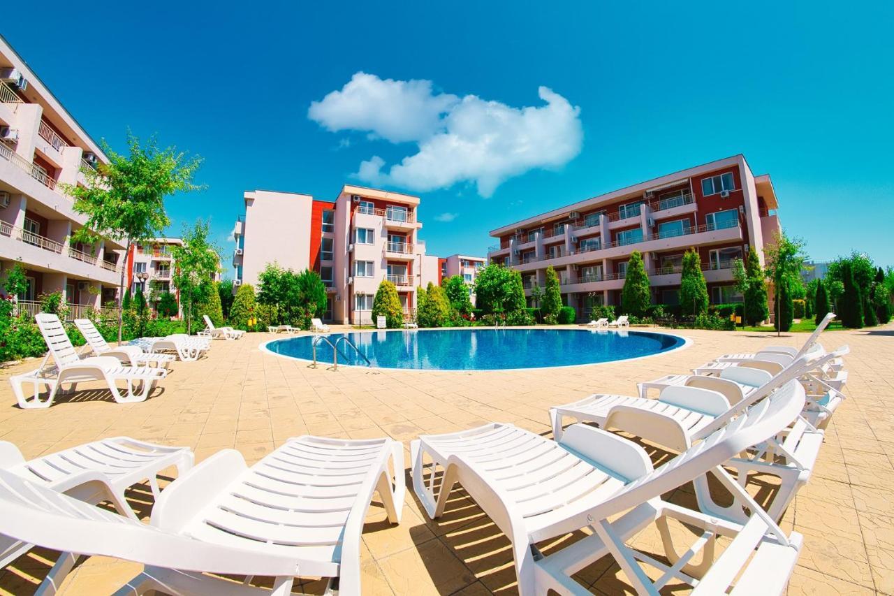Holiday Fort Golf Club - Premium Apartments ซันนีบีช ภายนอก รูปภาพ